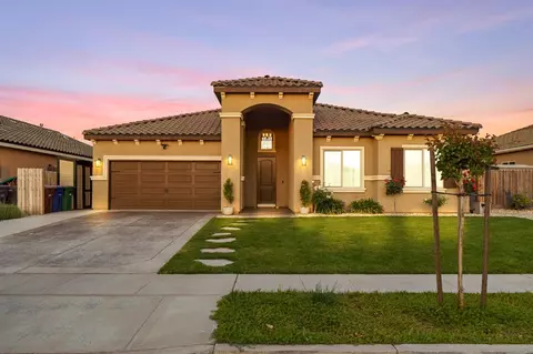 870 S Susan Ave, Kerman, CA 93630