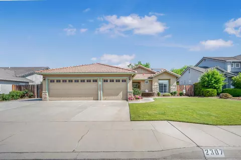2307 Wrenwood Ave, Clovis, CA 93611