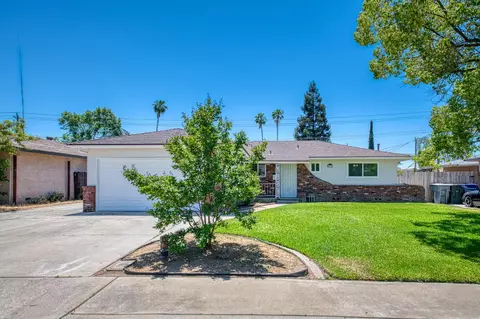 478 W Beverly Dr, Clovis, CA 93612