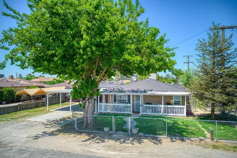 2378 W Sandy St, Caruthers, CA 93609