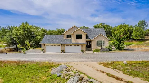 30840 Badger Ct, Coarsegold, CA 93614