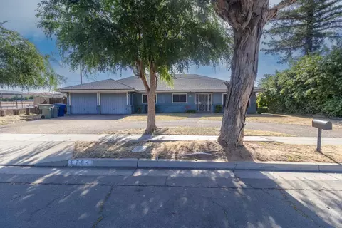 6784 N Valentine Ave, Fresno, CA 93711