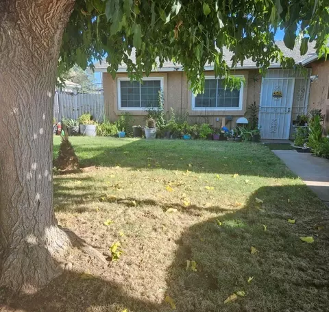 4746 E Kaviland Ave, Fresno, CA 93725