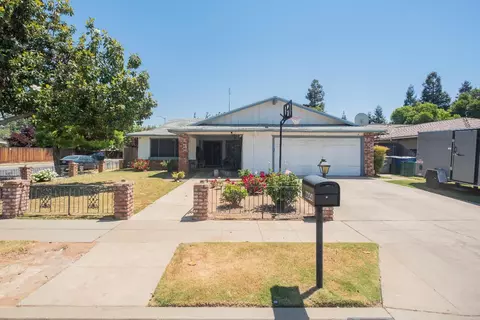 6644 N Nantucket Ave, Fresno, CA 93704