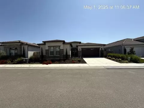 1765 N Whitmore, Clovis, CA 93619
