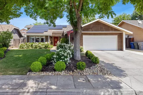 1447 Morris Ave, Clovis, CA 93611