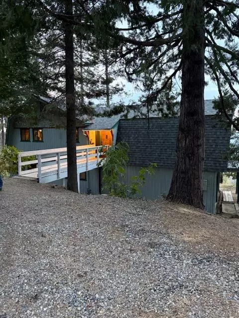39090 Woodland Rd, Shaver Lake, CA 93664