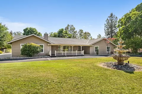 13801 E Rialto Ave, Sanger, CA 93657