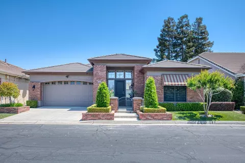7762 N Hillsdale Dr, Fresno, CA 93720