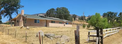 30530 George Smith Rd, Yokuts Valley, CA 93675