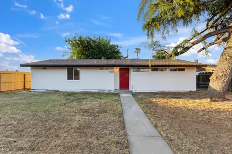 5203 E Clay, Fresno, CA 93727