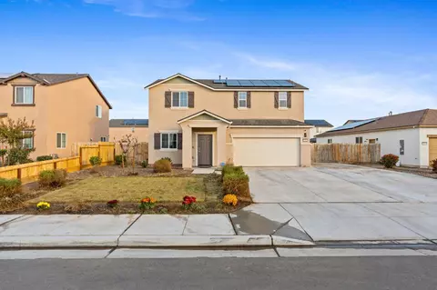 1854 E Gum Ave, Reedley, CA 93654