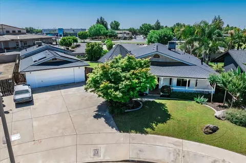 1995 E Valley Forge Ave, Tulare, CA 93274