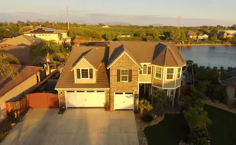 10967 E Promontory Way, Clovis, CA 93619