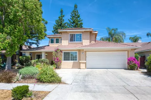 964 E Omaha, Fresno, CA 93720