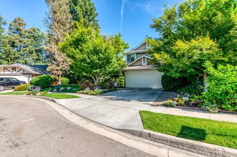 1352 W Menlo Ave, Fresno, CA 93711