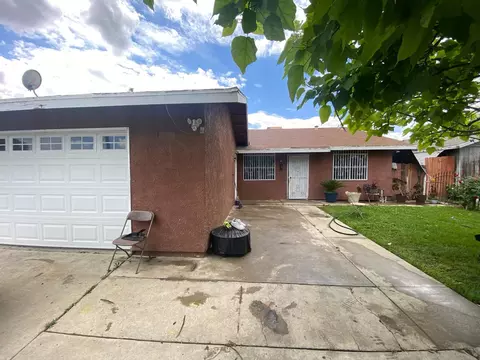 8377 S Corto Ave, Parlier, CA 93648