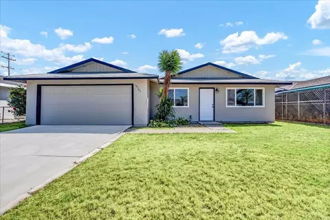 19745 Hemlock Ln, Lemoore, CA 93245