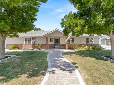 11 N Cambridge, Lemoore, CA 93245