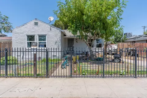 3229 E Olive Ave, Fresno, CA 93702