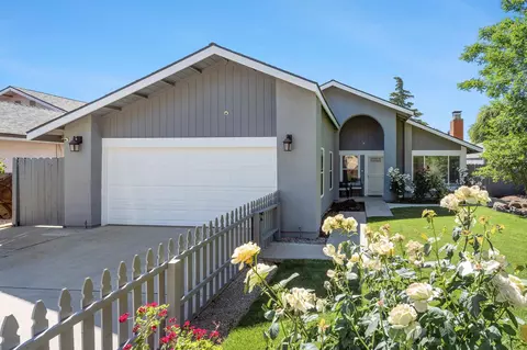 5298 N Reese Ave, Fresno, CA 93722