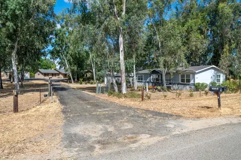 15306 Mark Rd, Madera, CA 93636