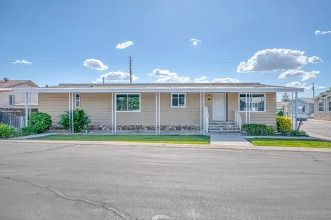 1551 6th Ave Dr #18, Kingsburg, CA 93631