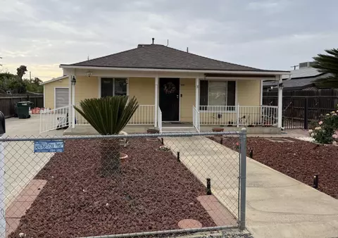 857 Lafayette Ave, Lindsay, CA 93247