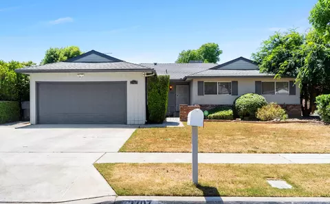 2707 W Acacia Ave, Fresno, CA 93705