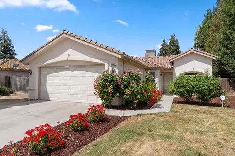 7307 N Lola Ave, Fresno, CA 93722