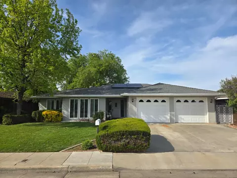 1489 Celeste Ave, Clovis, CA 93611 photo 1