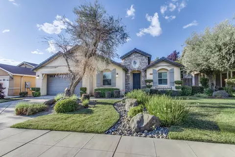 1118 Clara Ave, Fowler, CA 93625
