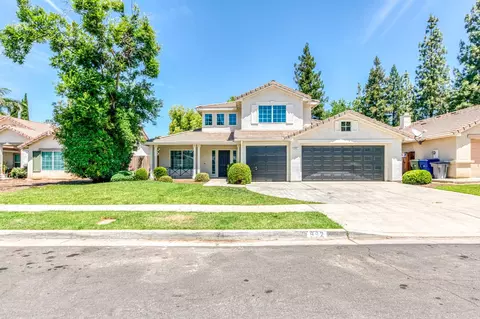 992 E Muncie Ave, Fresno, CA 93720