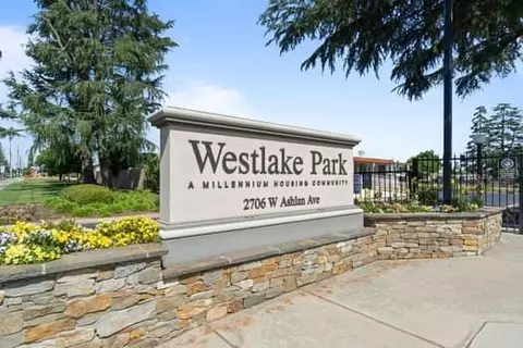 2706 W Ashlan #43, Fresno, CA 93705