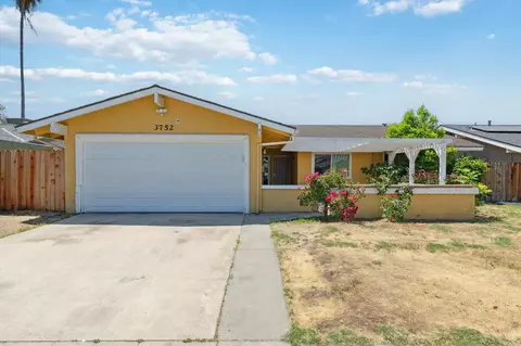 3752 E Saginaw Way, Fresno, CA 93726