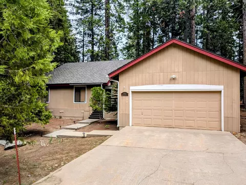 41016 Woodridge Ln, Shaver Lake, CA 93664