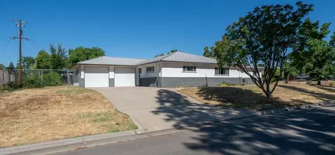 109 W Morris Ave, Fresno, CA 93704