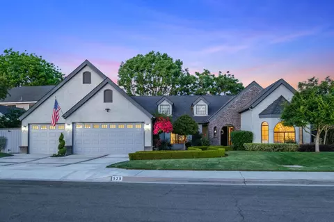 525 E Shelldrake Cir, Fresno, CA 93730
