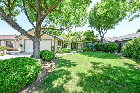 6340 N Gilroy Ave, Fresno, CA 93722