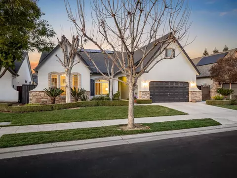 541 W Warwick Ave, Clovis, CA 93619 photo 1