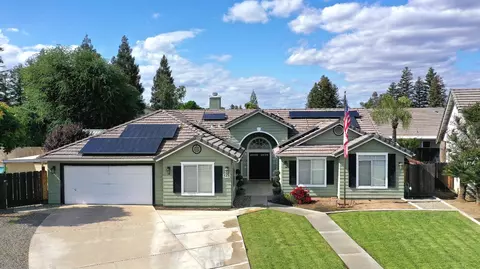 548 E Aspen Ct, Reedley, CA 93654