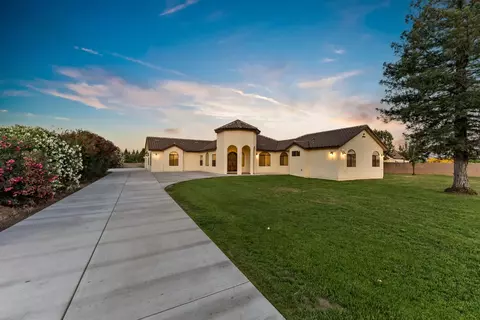 286 N Locan Ave, Fresno, CA 93737