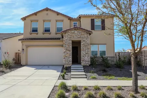 508 Laurel Crest Ave, Madera, CA 93636 photo 1