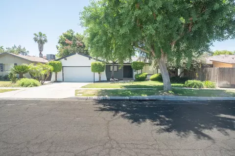 1617 W Indianapolis Ave, Fresno, CA 93705