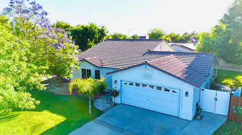 260 S Kenneth Ave, Kerman, CA 93630