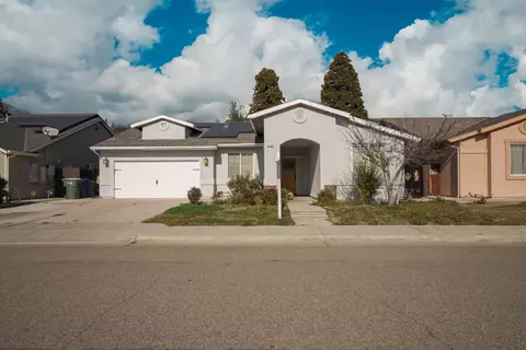 5138 W Beechwood Ave, Fresno, CA 93722
