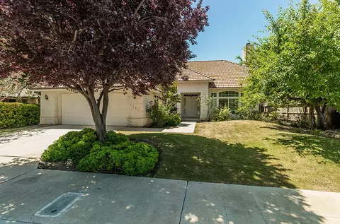 1783 E Pryor Dr, Fresno, CA 93720