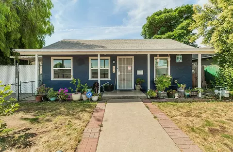 2216 E Floradora Ave, Fresno, CA 93703