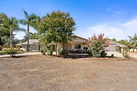 3298 N Zediker Ave, Sanger, CA 93657