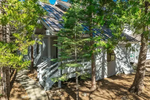 40814 Village Pass Ln, Shaver Lake, CA 93664